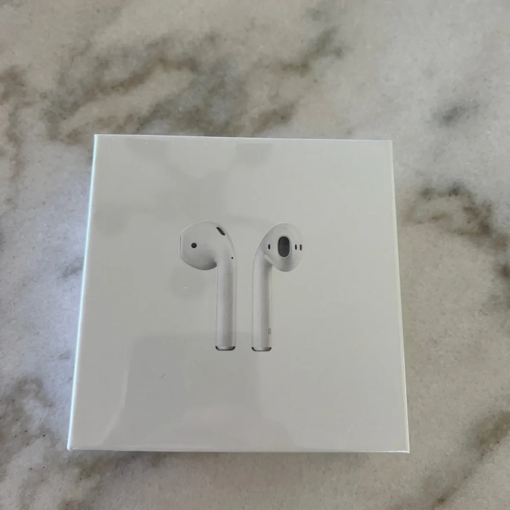 Apple White Wireless Headset AirPods